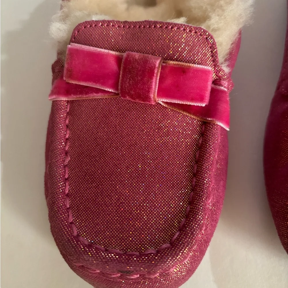 UGG Sz 3 Glittery Pink Bow Sheepskin Lined Moccasins